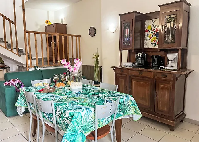Tra Mare E Collina-2 By Interhome אימפריה